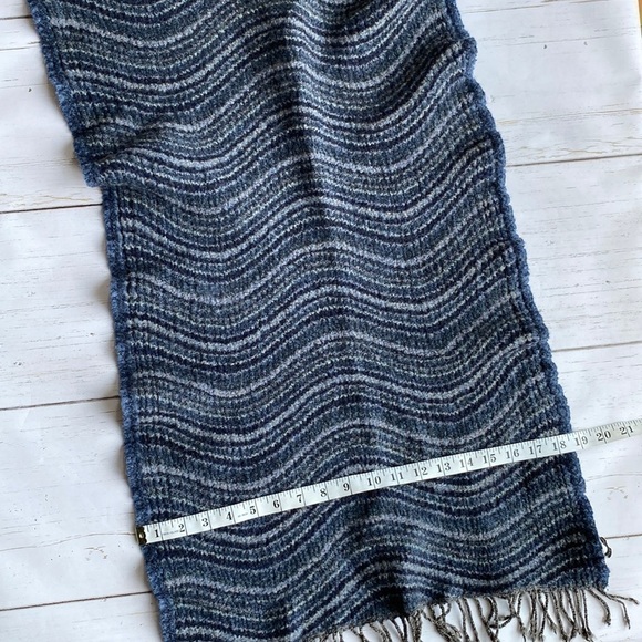 Gerard Darel Wool Scarf Shawl Short Wavy Blue Ruffled - Picture 13 of 14